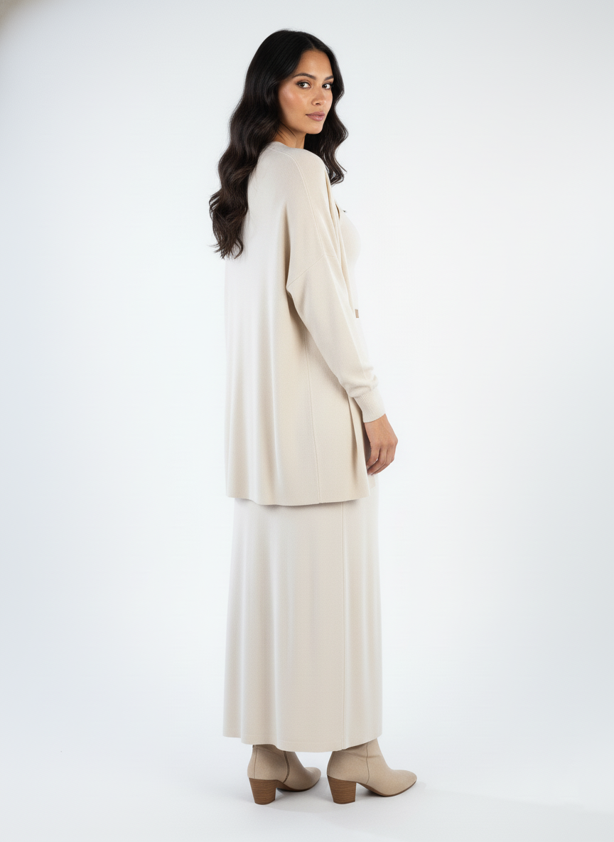 Conjunto beige de 3 piezas, blusa, pantalón y falda tela estilo sueter