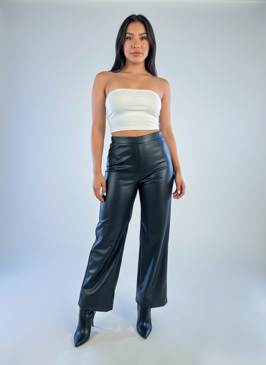 Pantalón negro de vinipiel corte recto