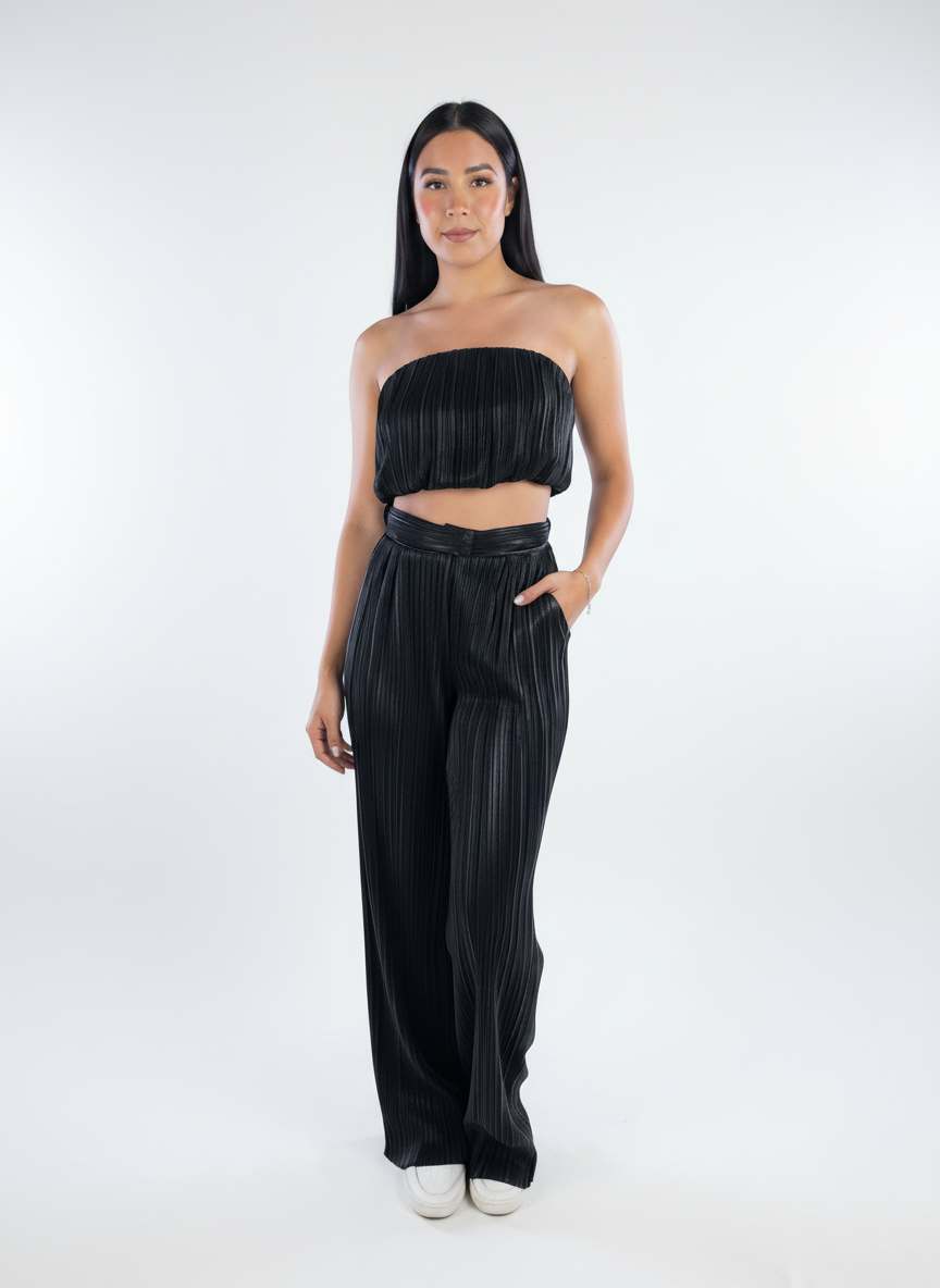 Conjunto de dos piezas de strapple y pantalon con elastico en cintura, satinado