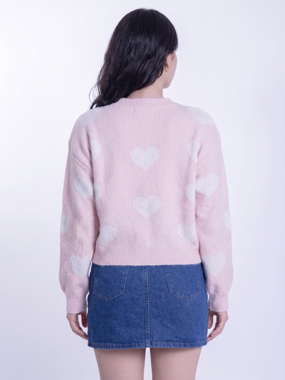 Suéter rosa cuello redondo con corazones