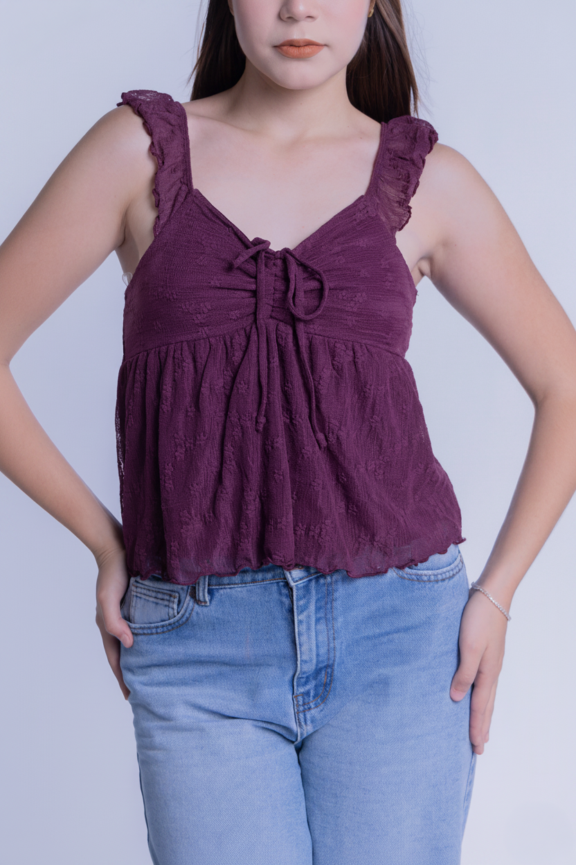 Crop top violeta plisado con amarre en pecho