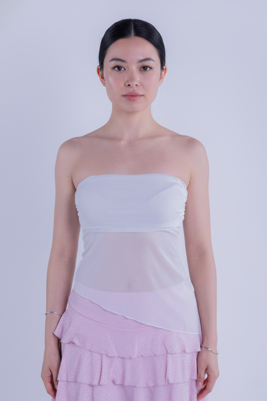 Strapless blanco con brillos corte asimétrico