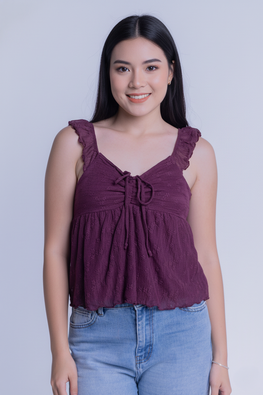 Crop top violeta plisado con amarre en pecho