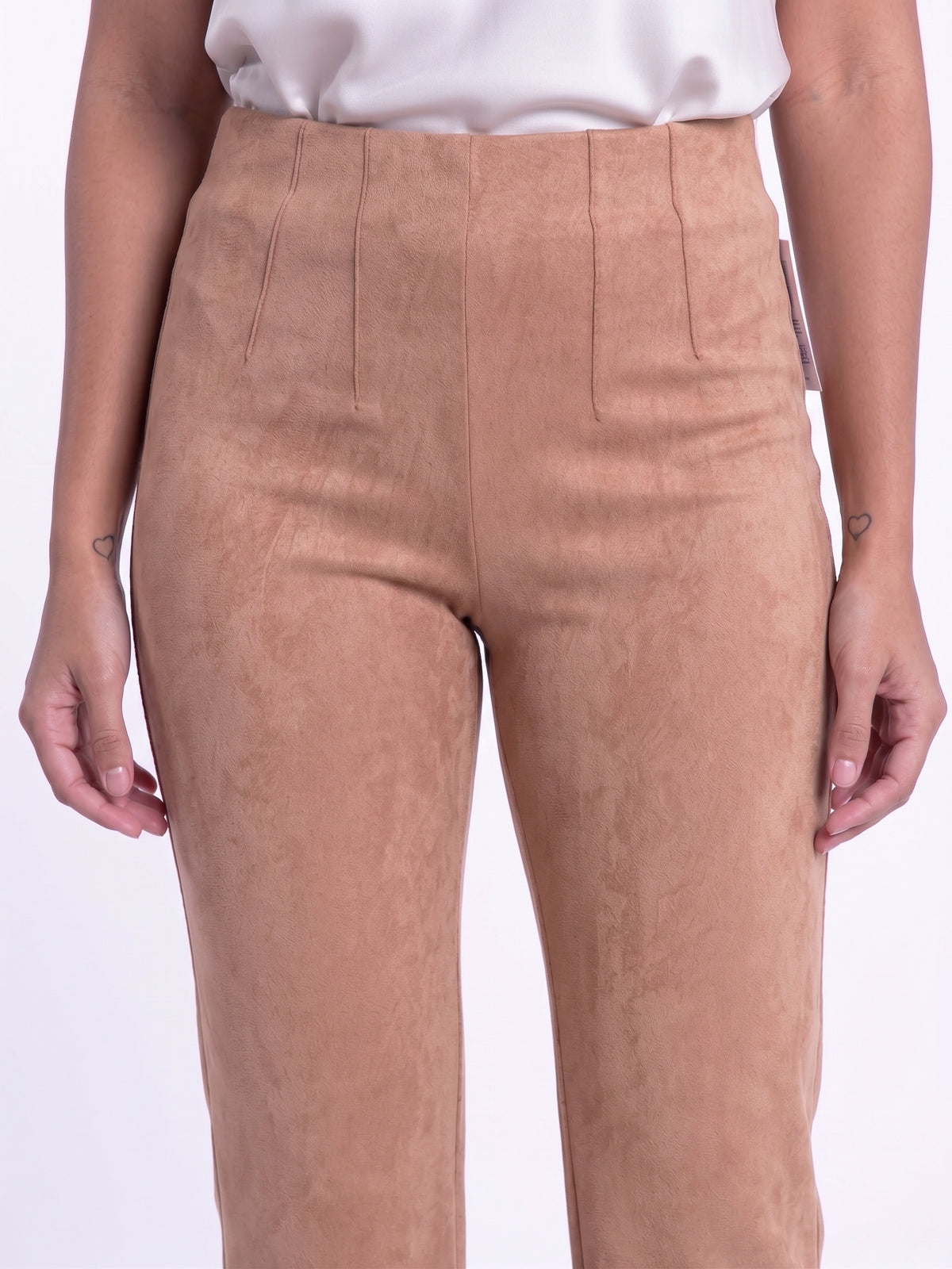 Pantalón de gamuza seccionado