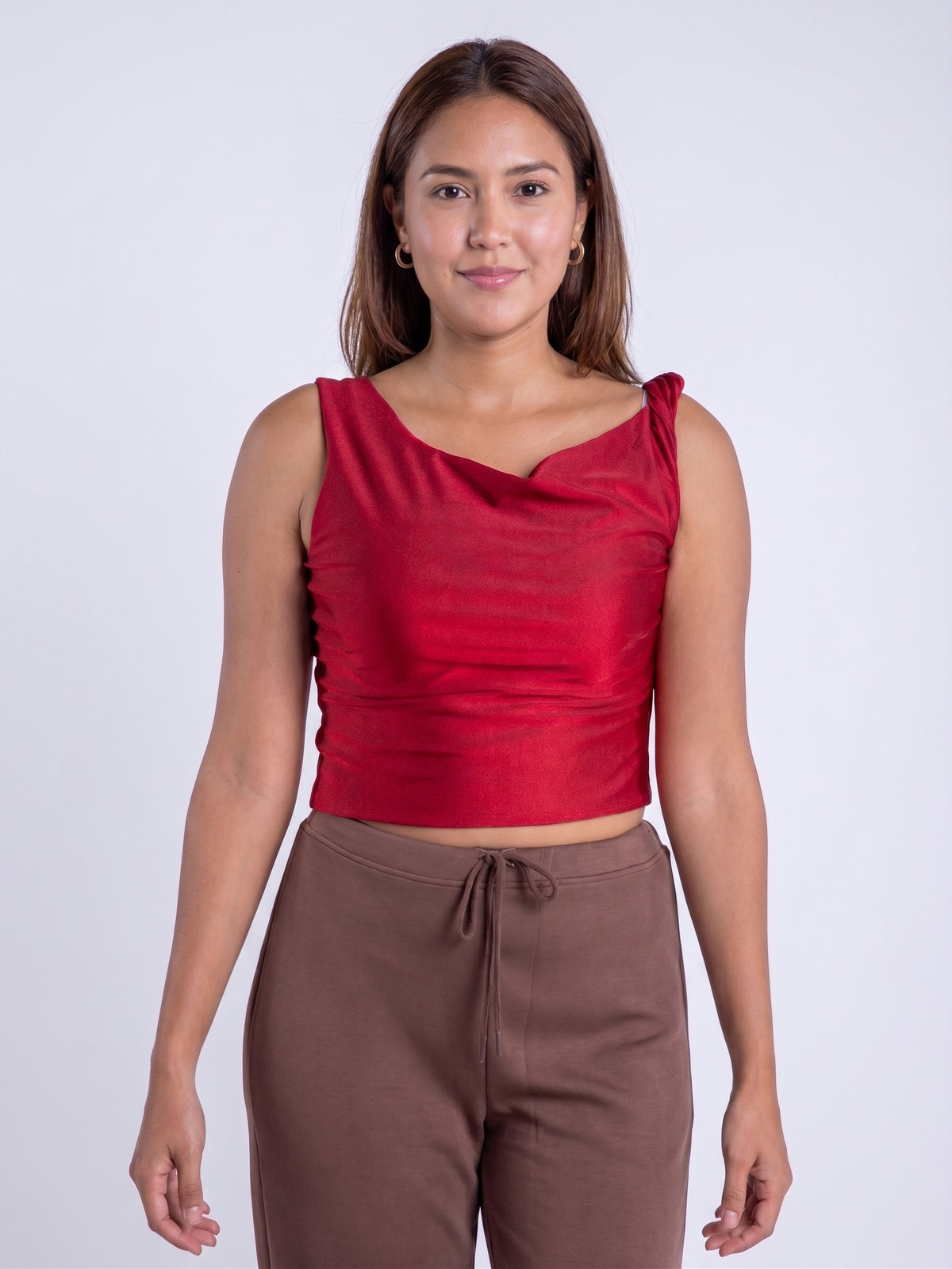 Crop top guinda con tirante torcido