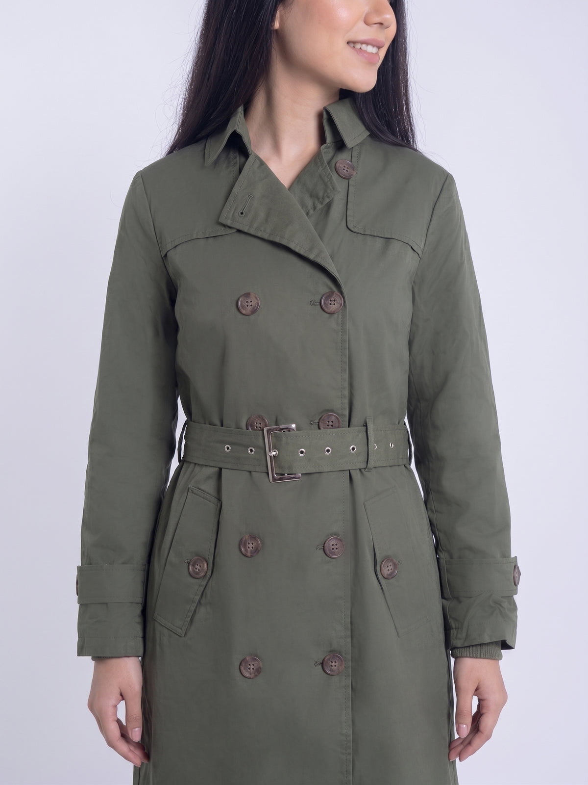 Gabardina con botones cruzados estilo europeo
