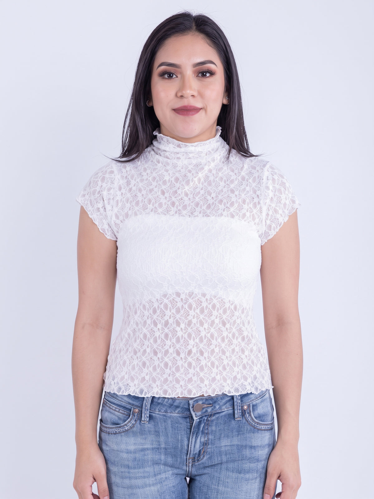 Blusa blanca de cuello de encaje manga corta
