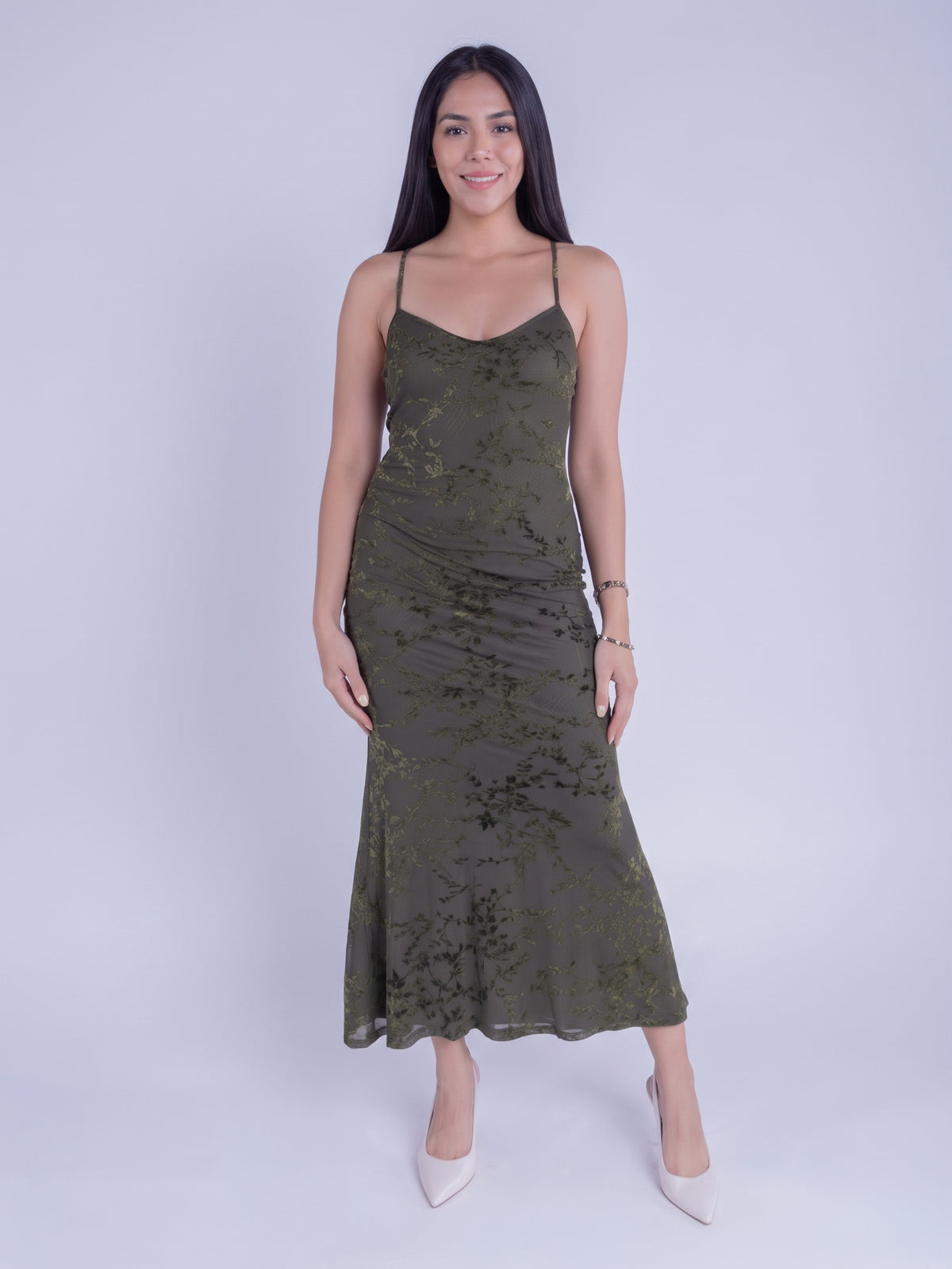 Vestido verde de tirantes con aplicaciones de gamuza