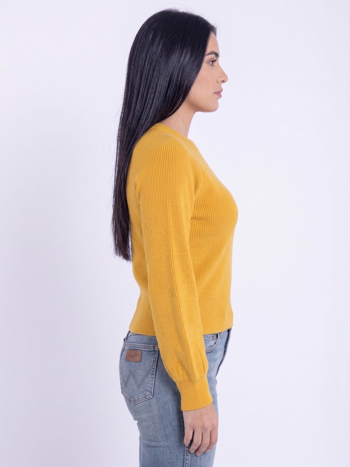 Suéter amarillo cuello redondo con manga tipo globo