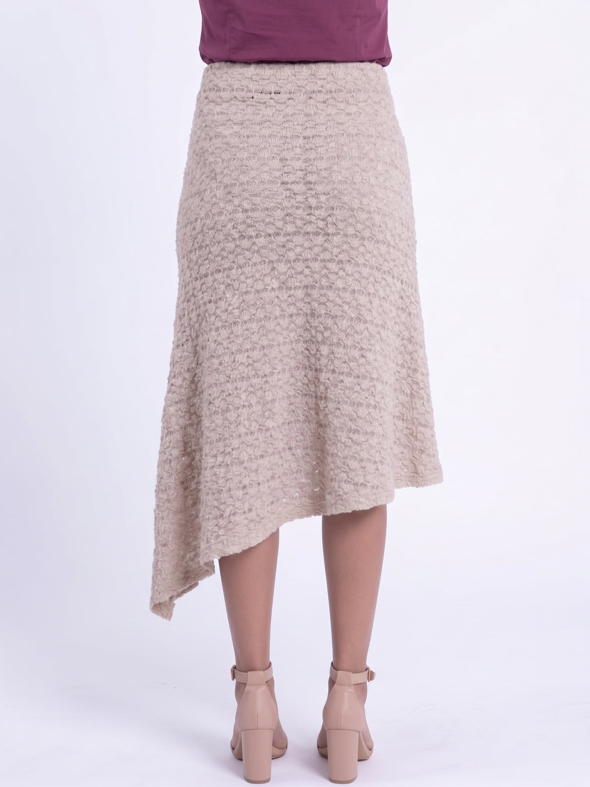 Falda beige corte desigual