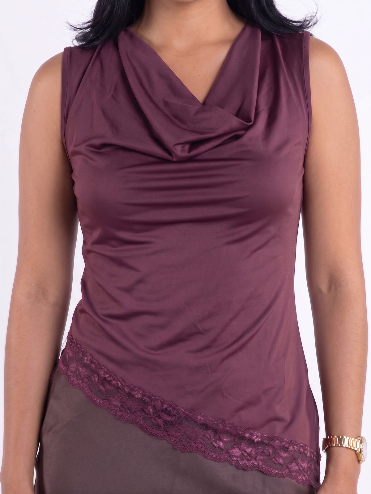 Blusa guinda cuello holgado