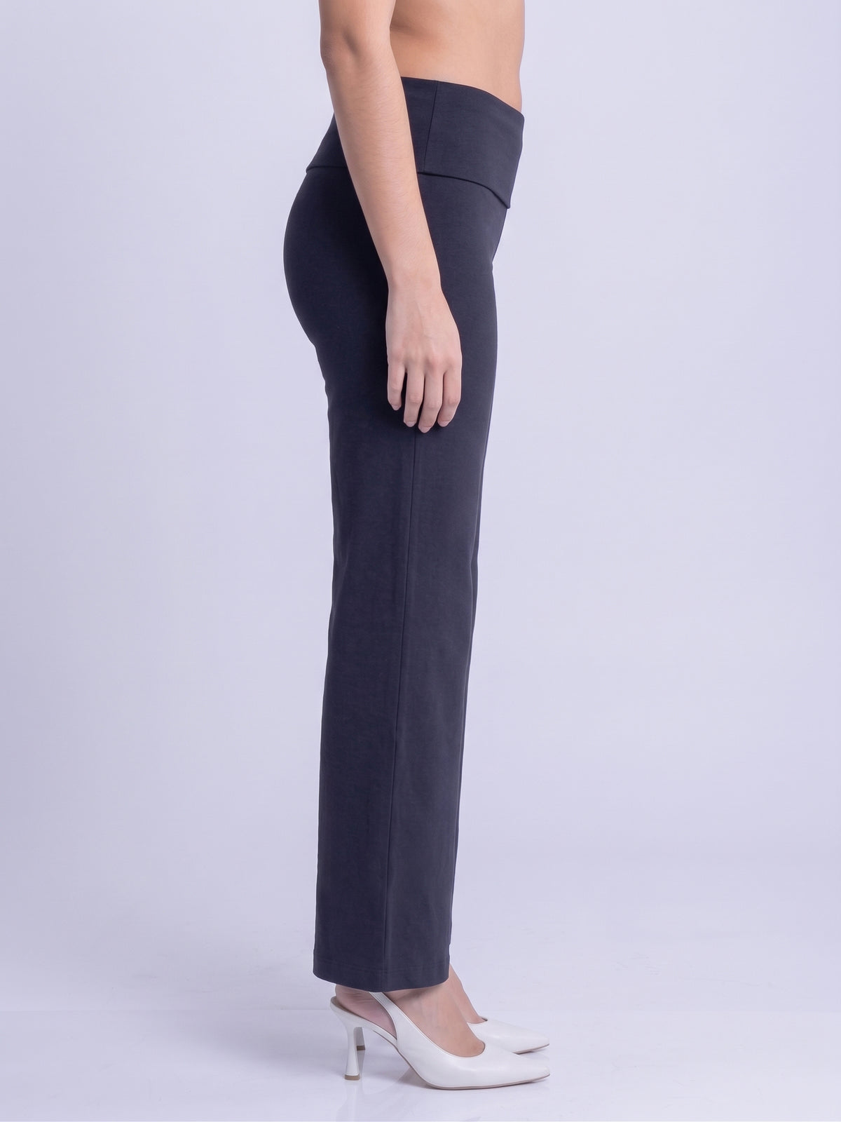 Pantalones negro con dobladillo en cintura
