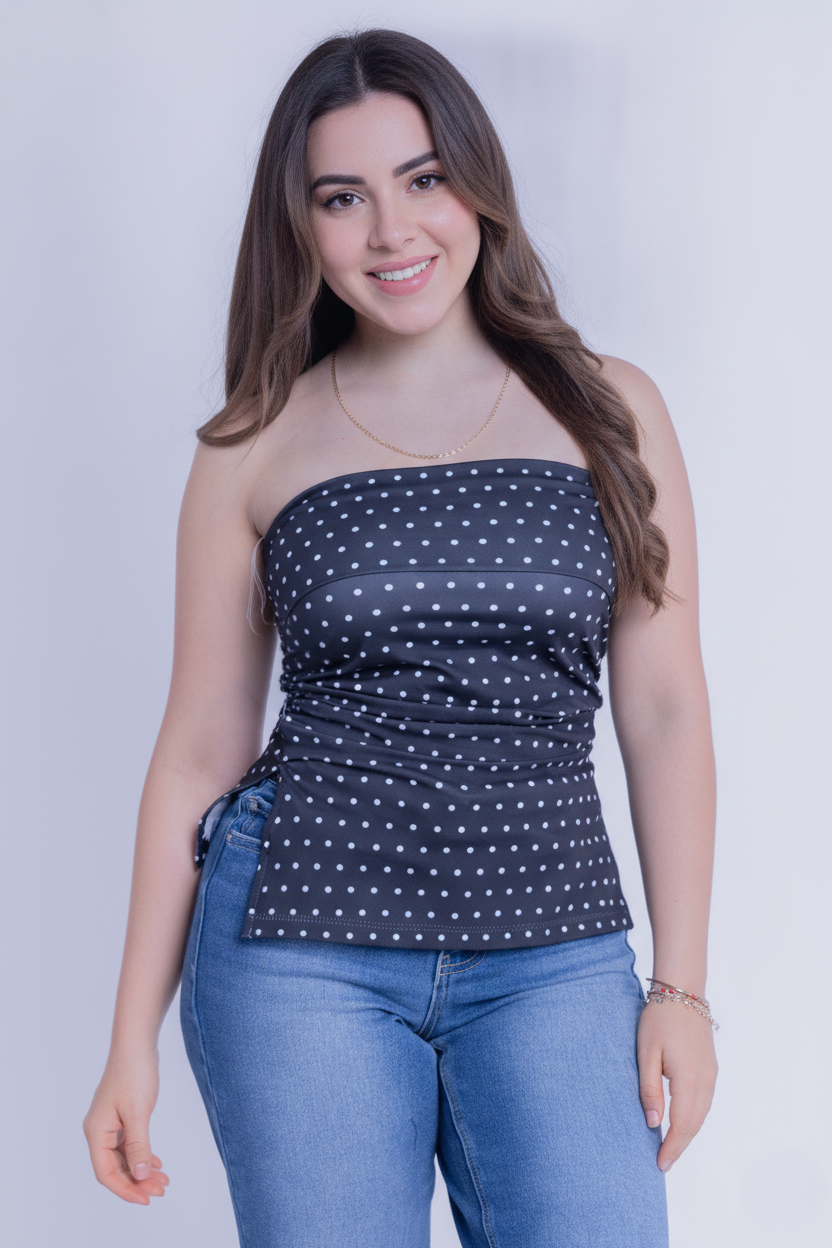 Crop top strapless negro con puntos decorativos