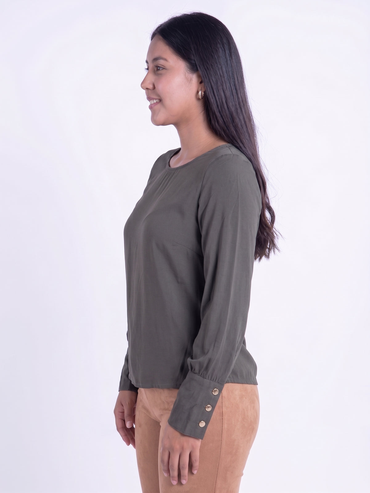 Blusa verde manga larga con botones en puños