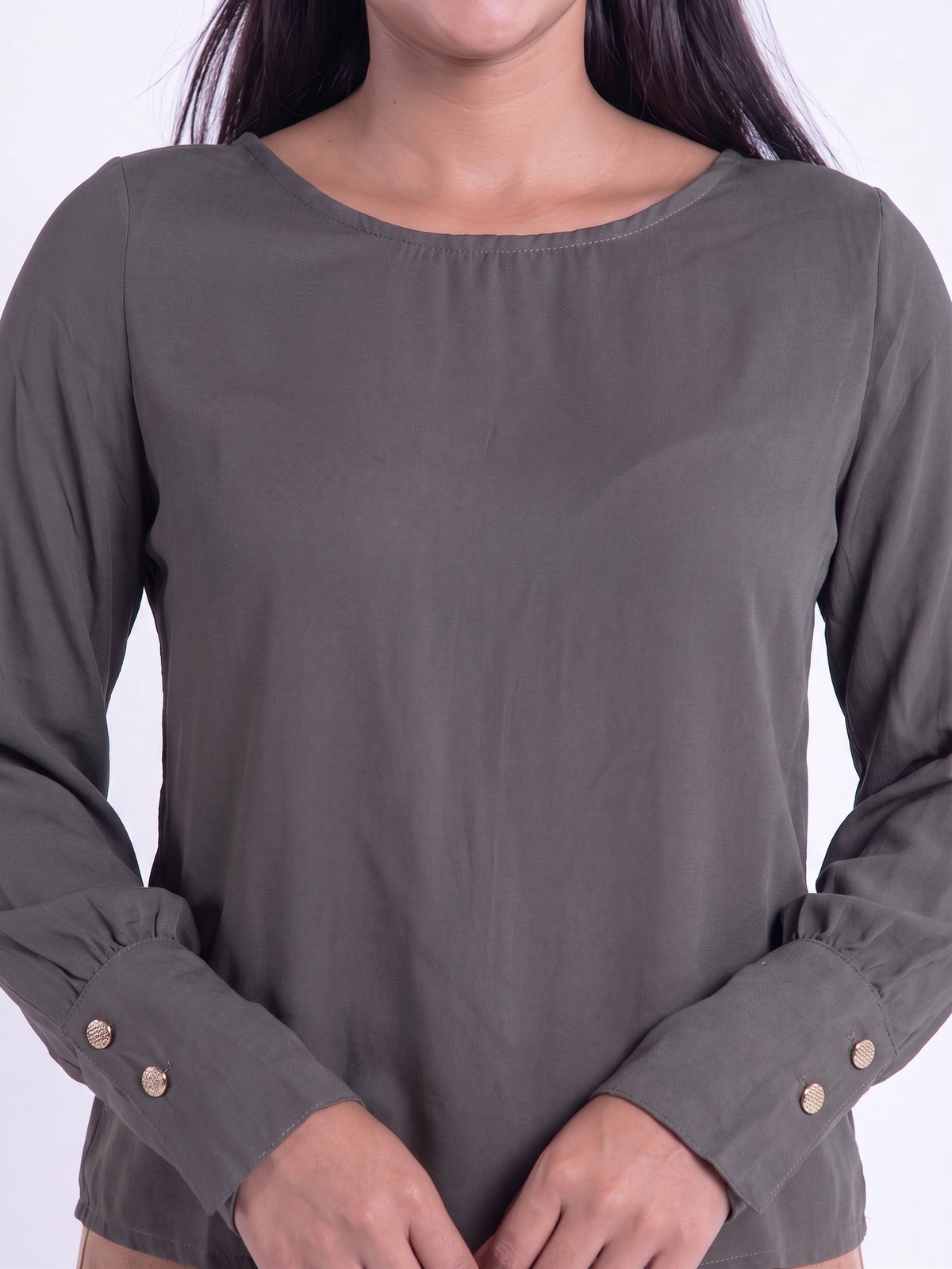 Blusa verde manga larga con botones en puños