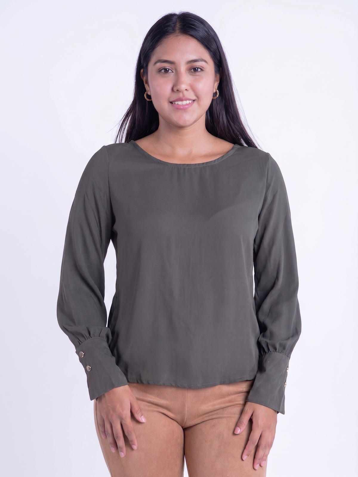 Blusa verde manga larga con botones en puños