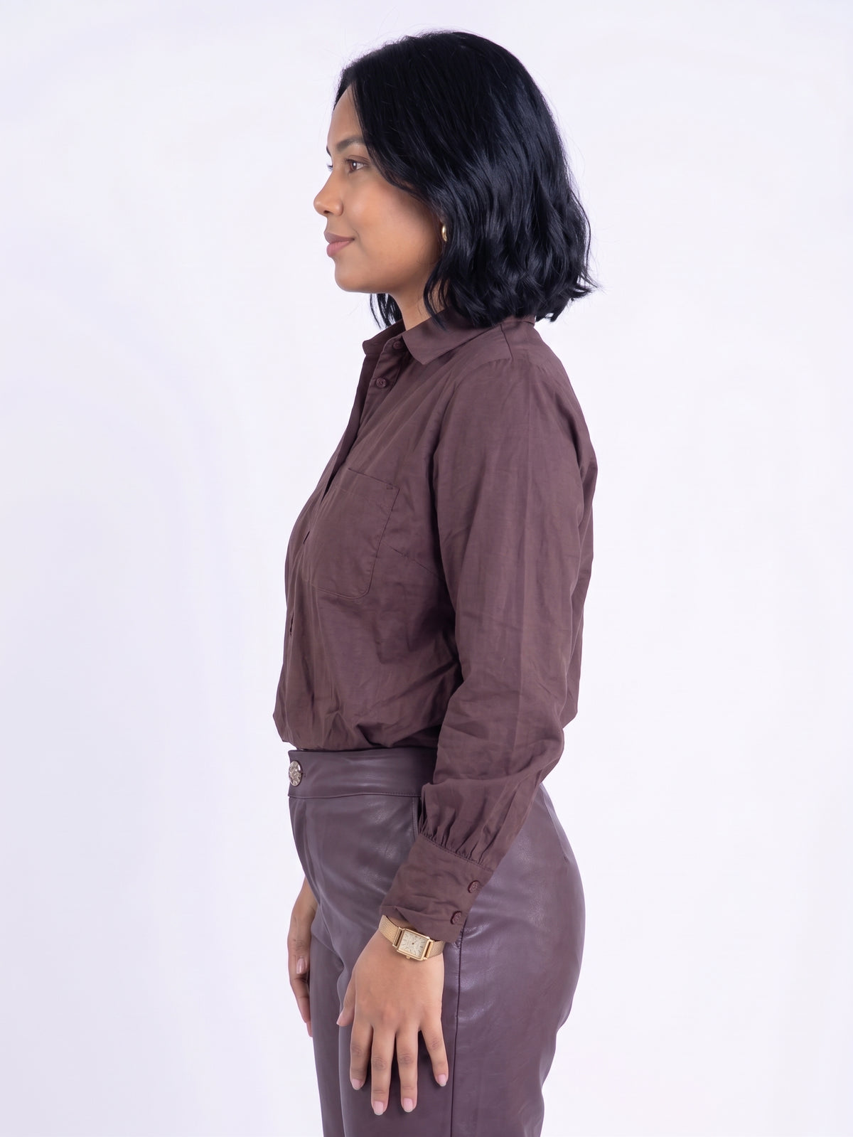 Crop top cafe abotonado con elastico en cintura