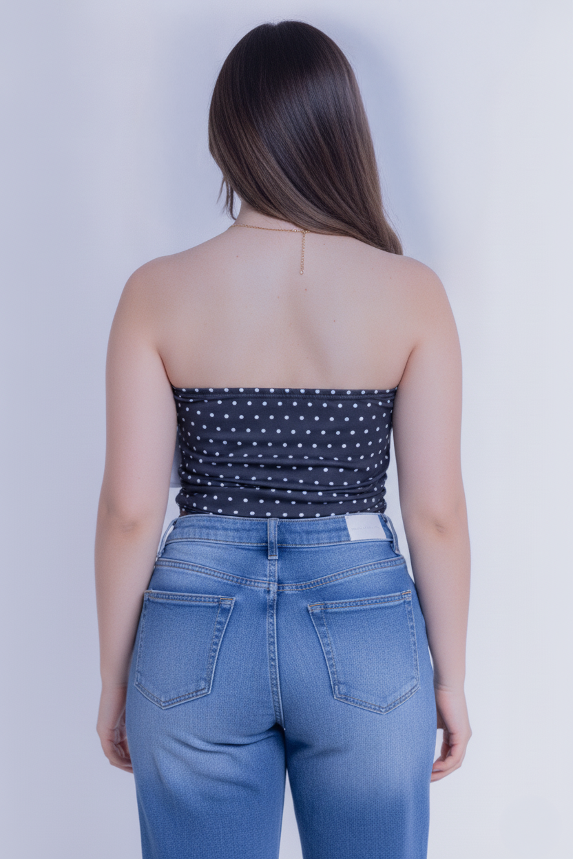 Crop top strapless negro con puntos decorativos