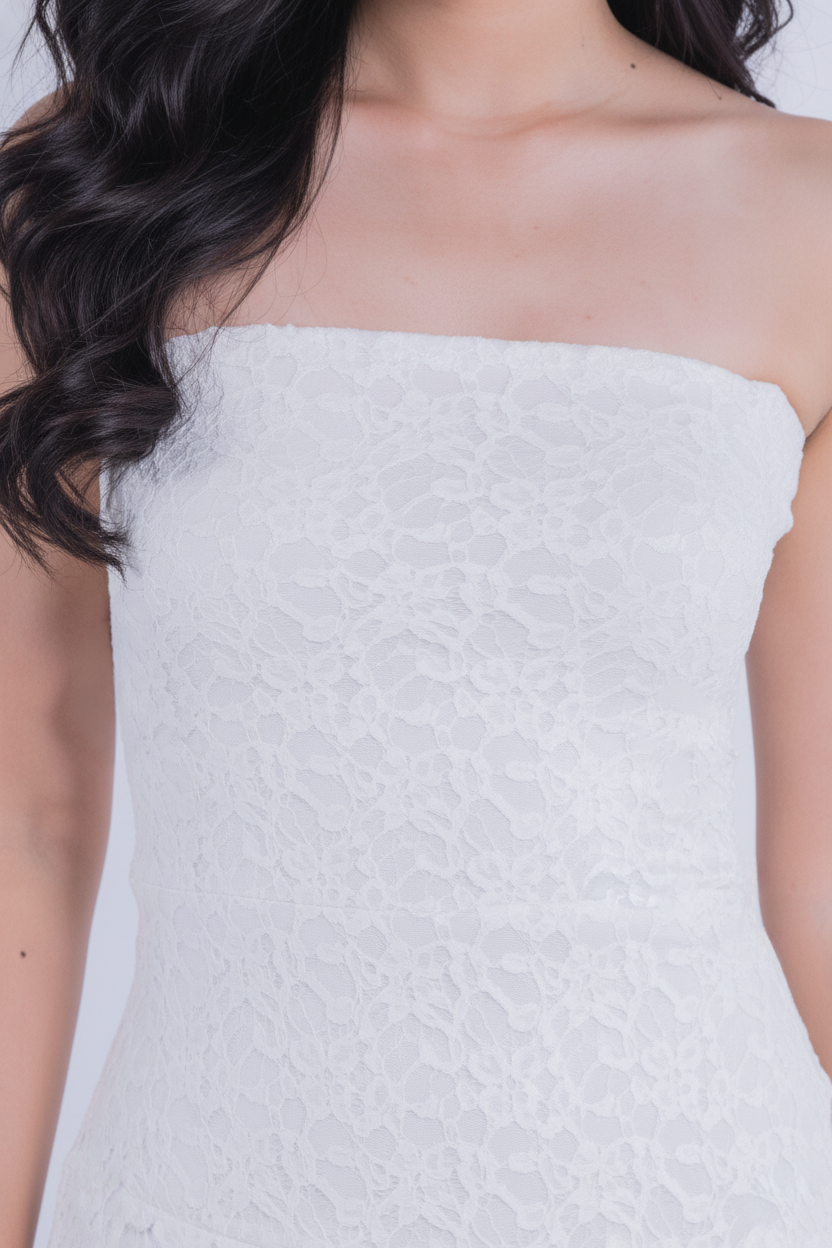 Vestido de encaje strapless blanco