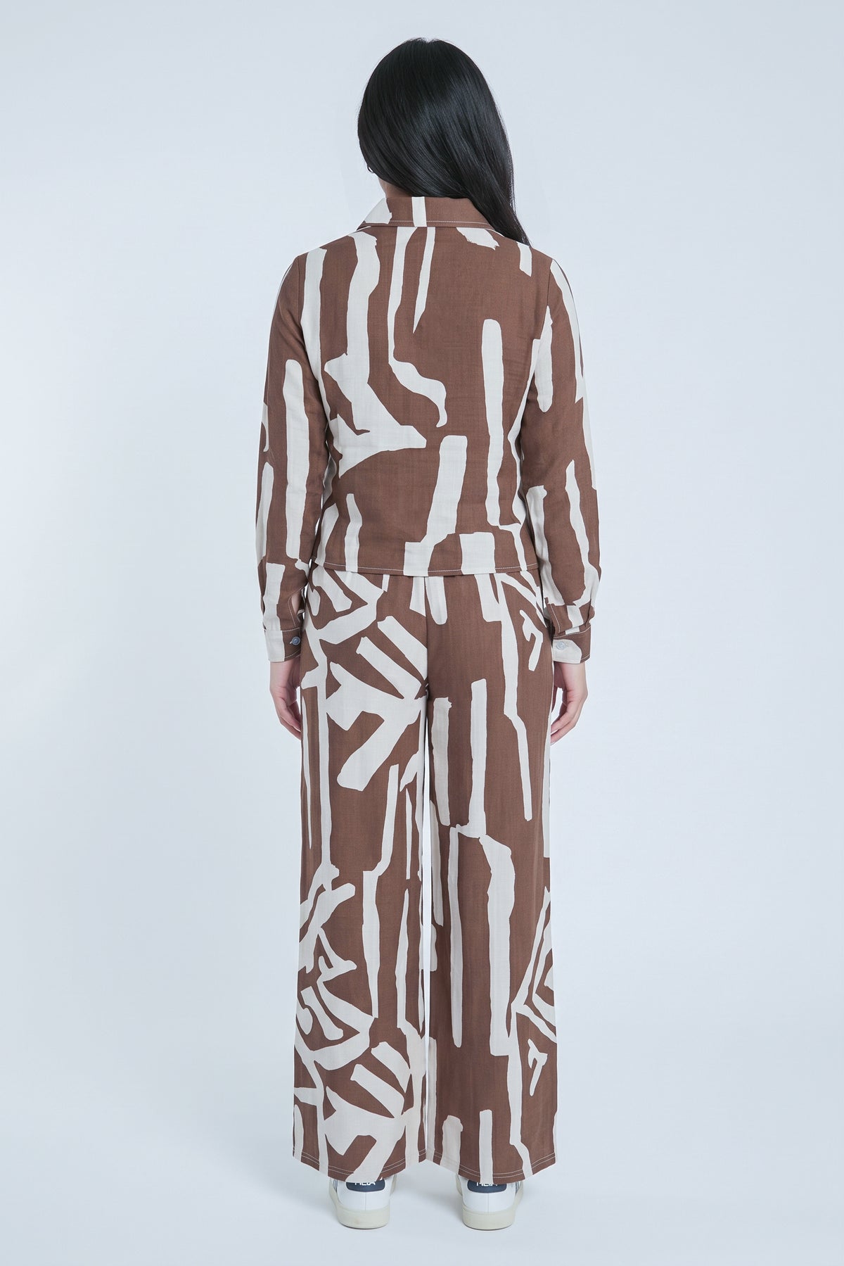 Conjunto animal print de blusa y pantalón