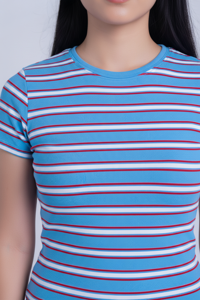 Blusa azul con rayas horizontales cuello redondo