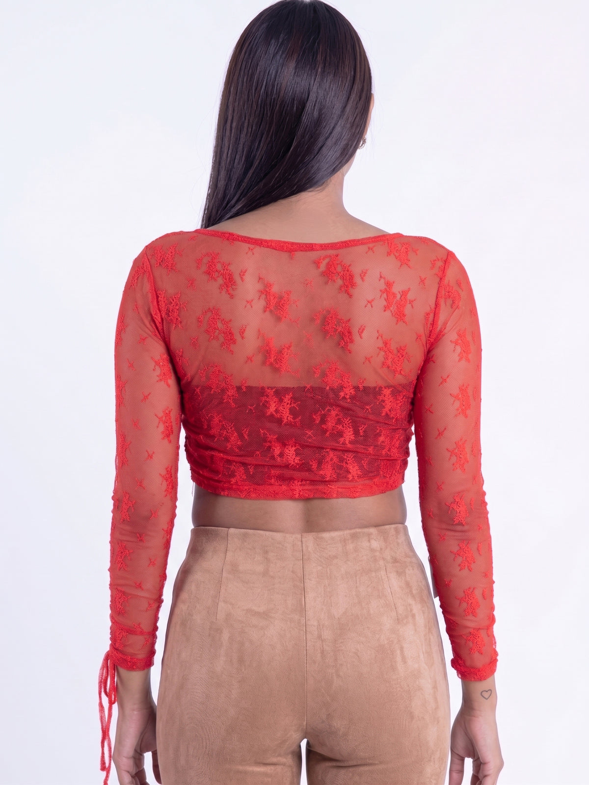 Crop top mesh cuello en V con amarres en puño