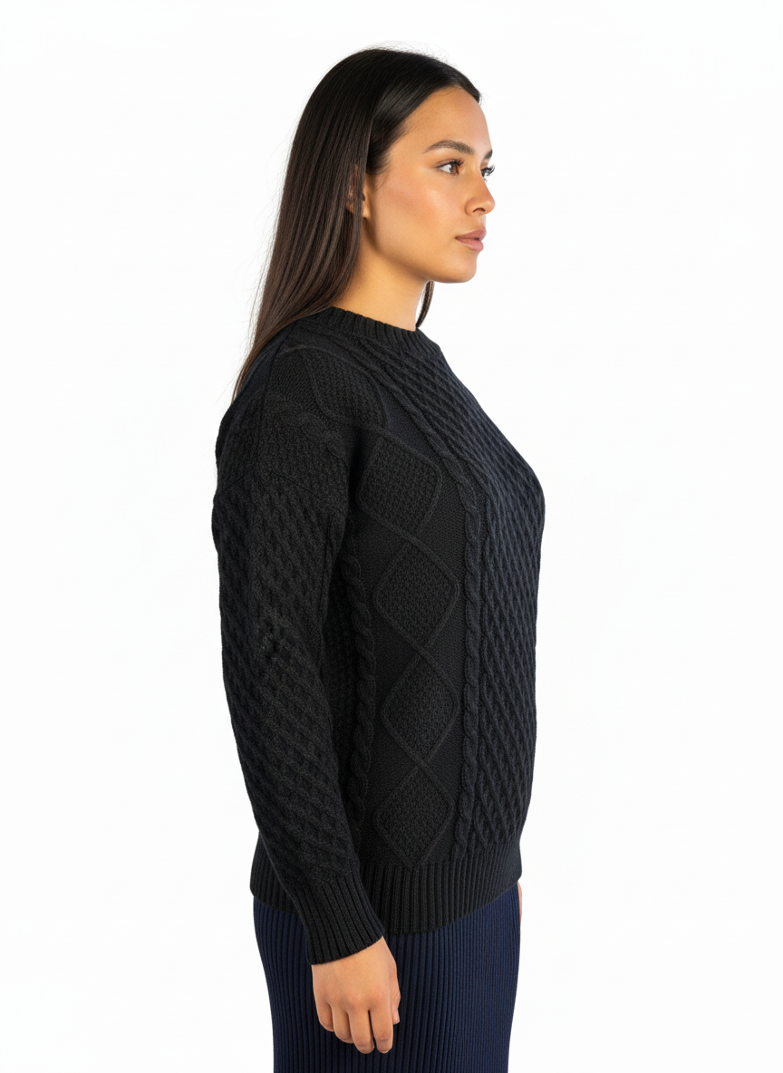 Suéter negro con tejido cuadriculado