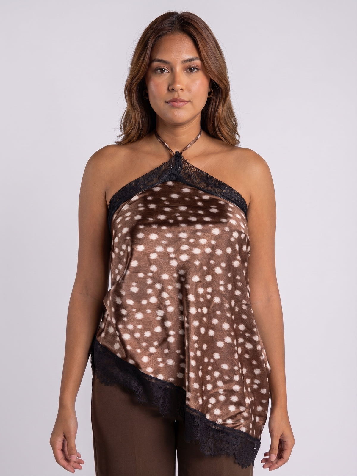 Blusa con cuello estilo halter estampado tipo bambi