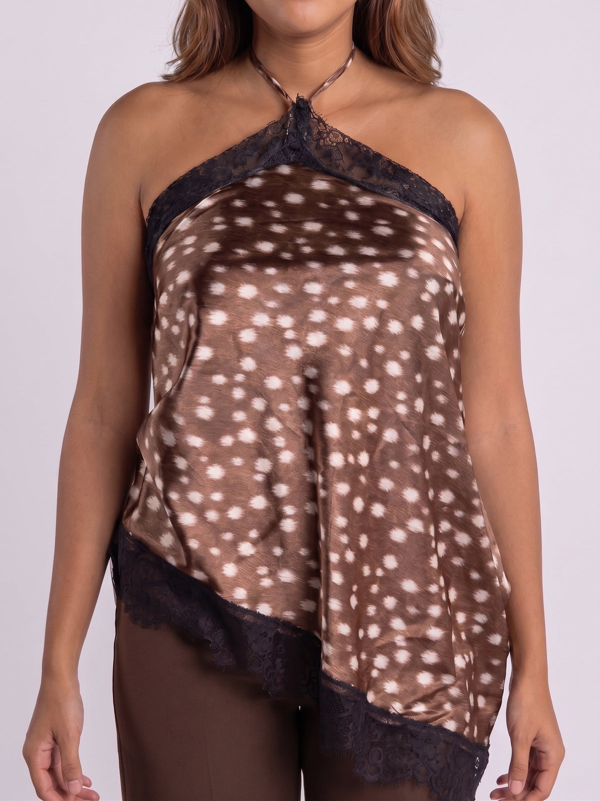Blusa con cuello estilo halter estampado tipo bambi
