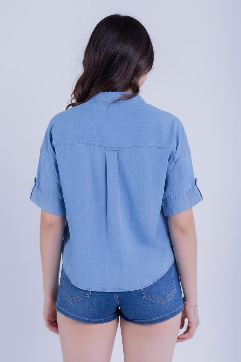 Blusa imitación mezclilla con bolsas en pecho
