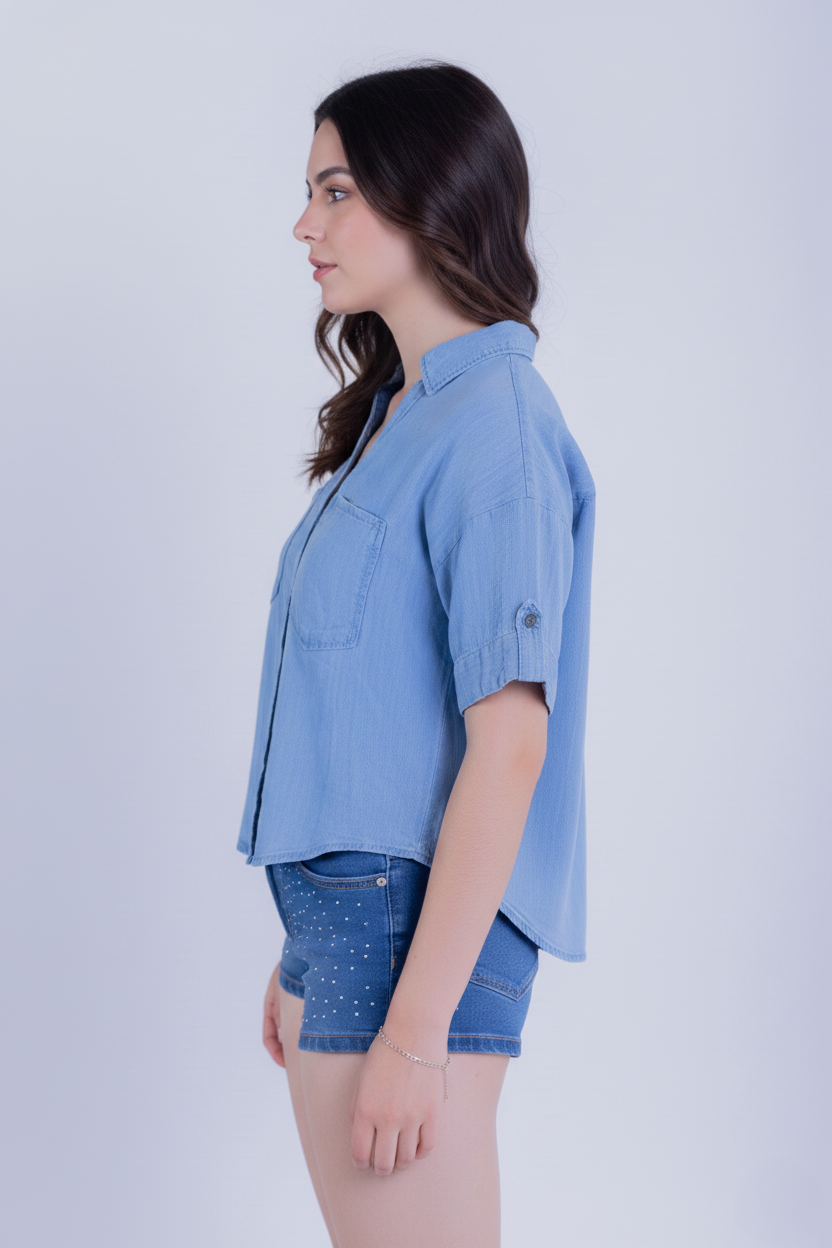 Blusa imitación mezclilla con bolsas en pecho