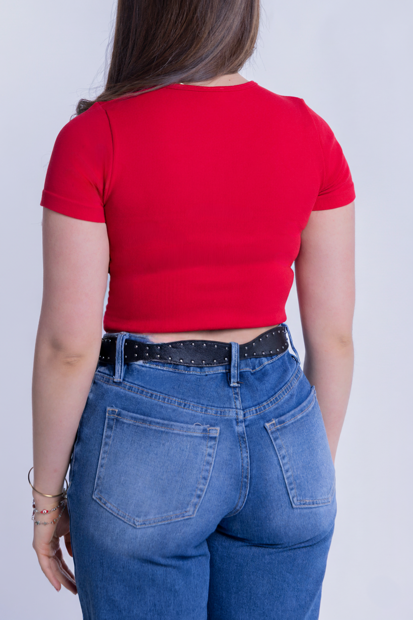 Crop top rojo acanalado con brillos decorativos