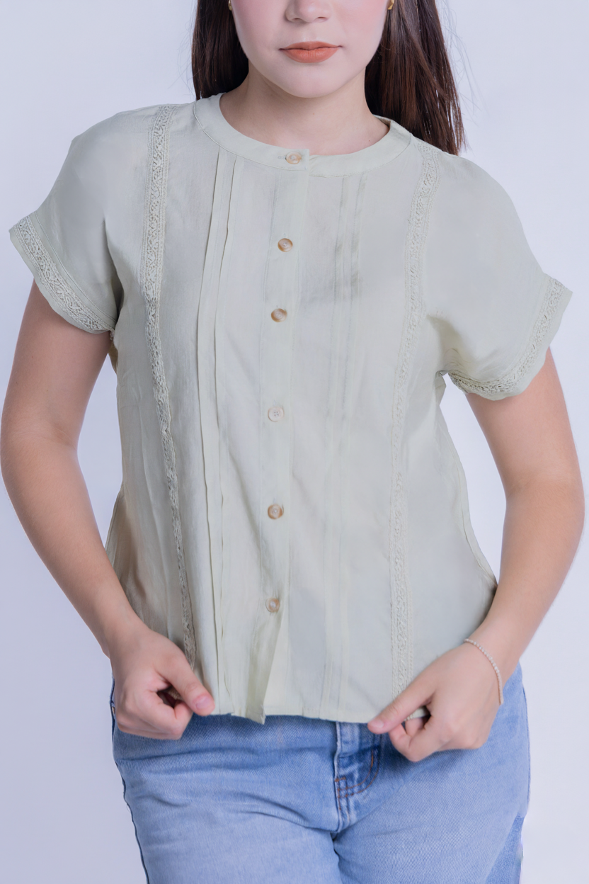 Blusa verde abotonada cuello redondo