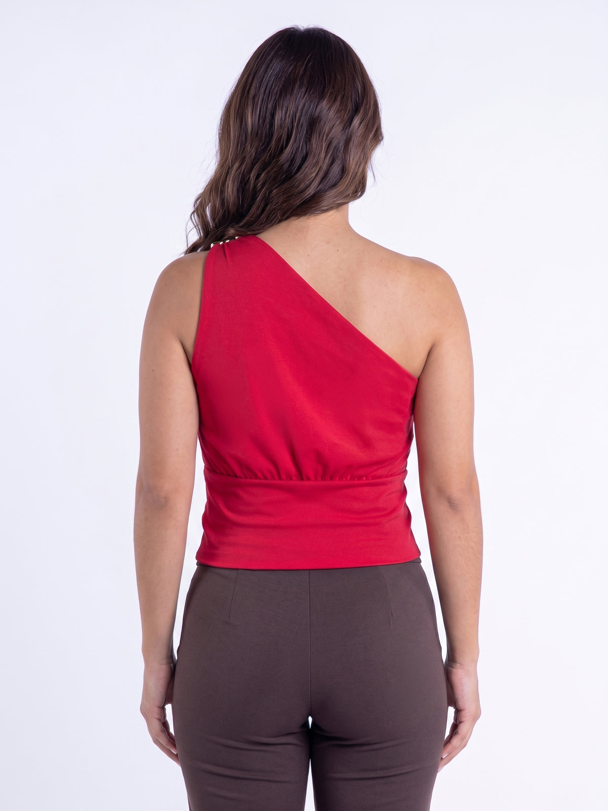 Crop top rojo de un tirante con broche en hombro
