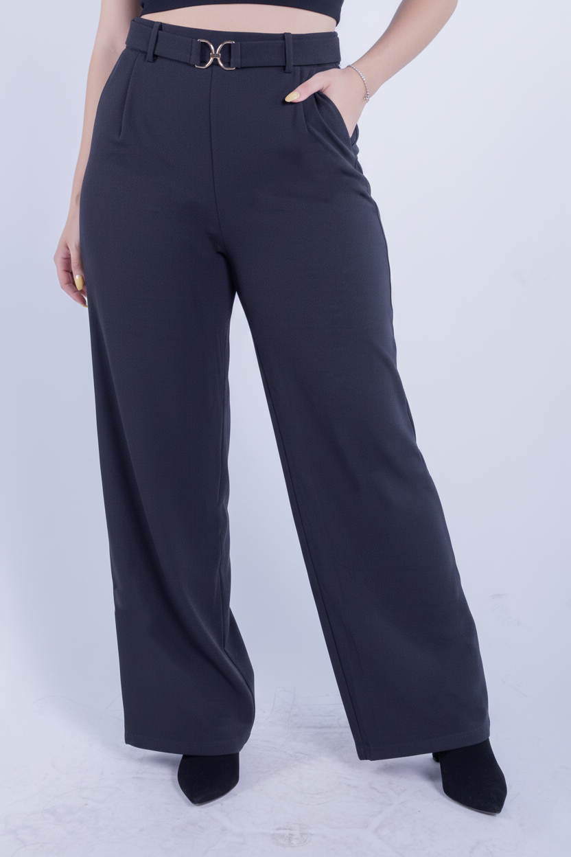 Pantalón negro con medio cinto y bolsas laterales