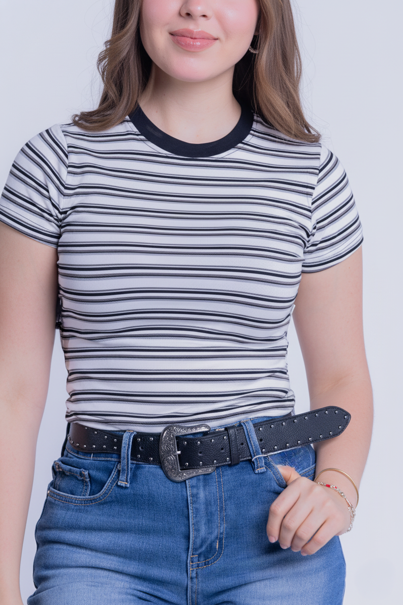 Blusa a rayas horizontales blancas negras