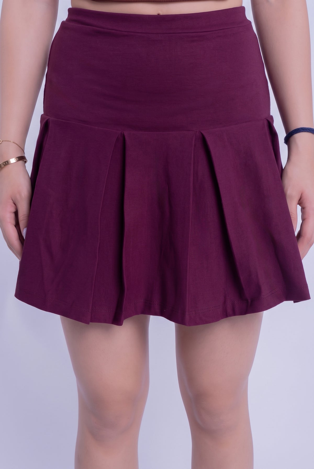 Falda guinda con tablones