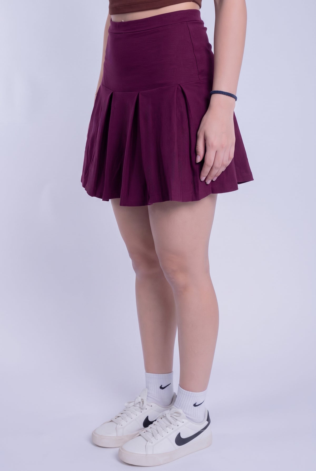Falda guinda con tablones