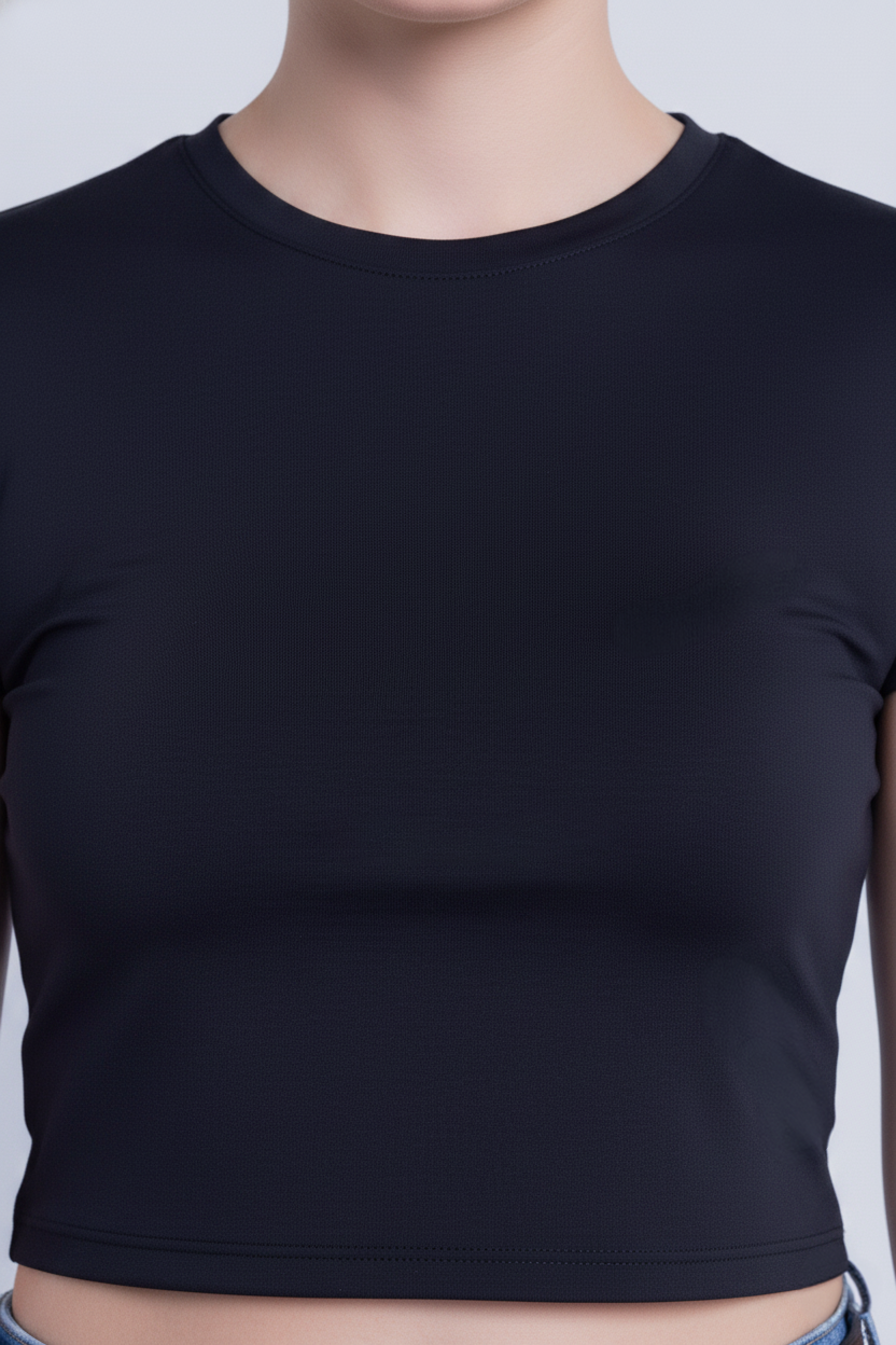 Crop top negro cuello redondo acanalado