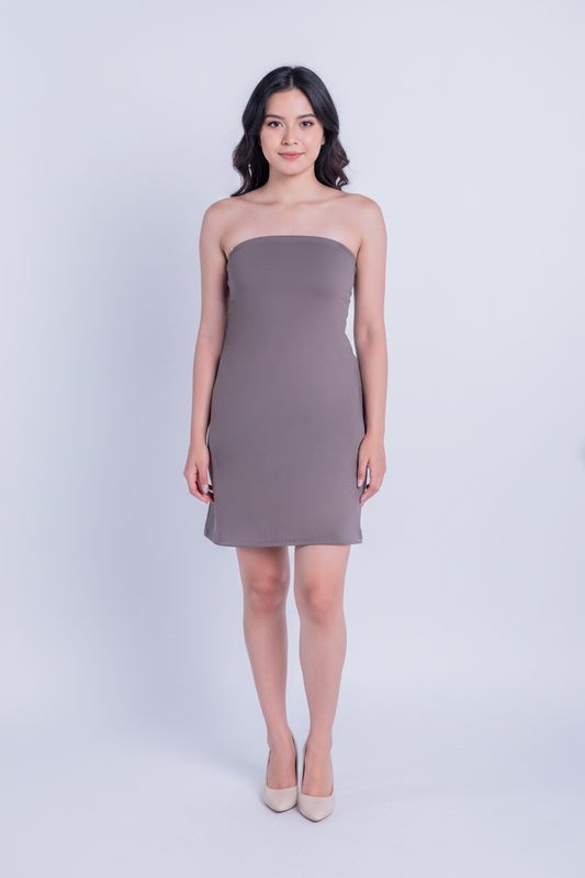 Vestido strapless cafe entallado