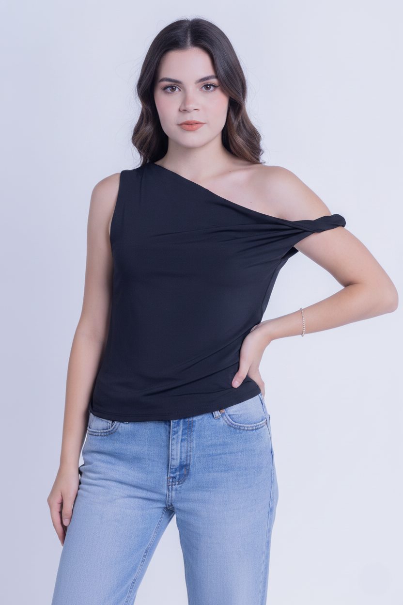 Blusa negra con manga caída