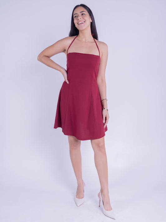 Vestido guinda halter con falda corte tipo A