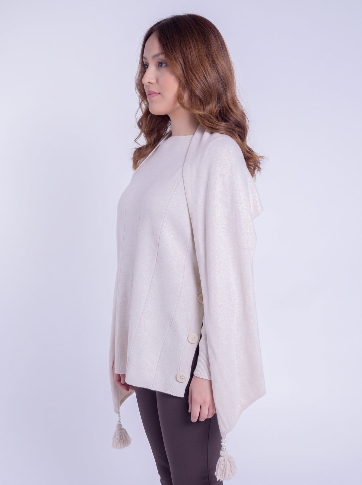 Suéter beige cuello redondo con bufanda