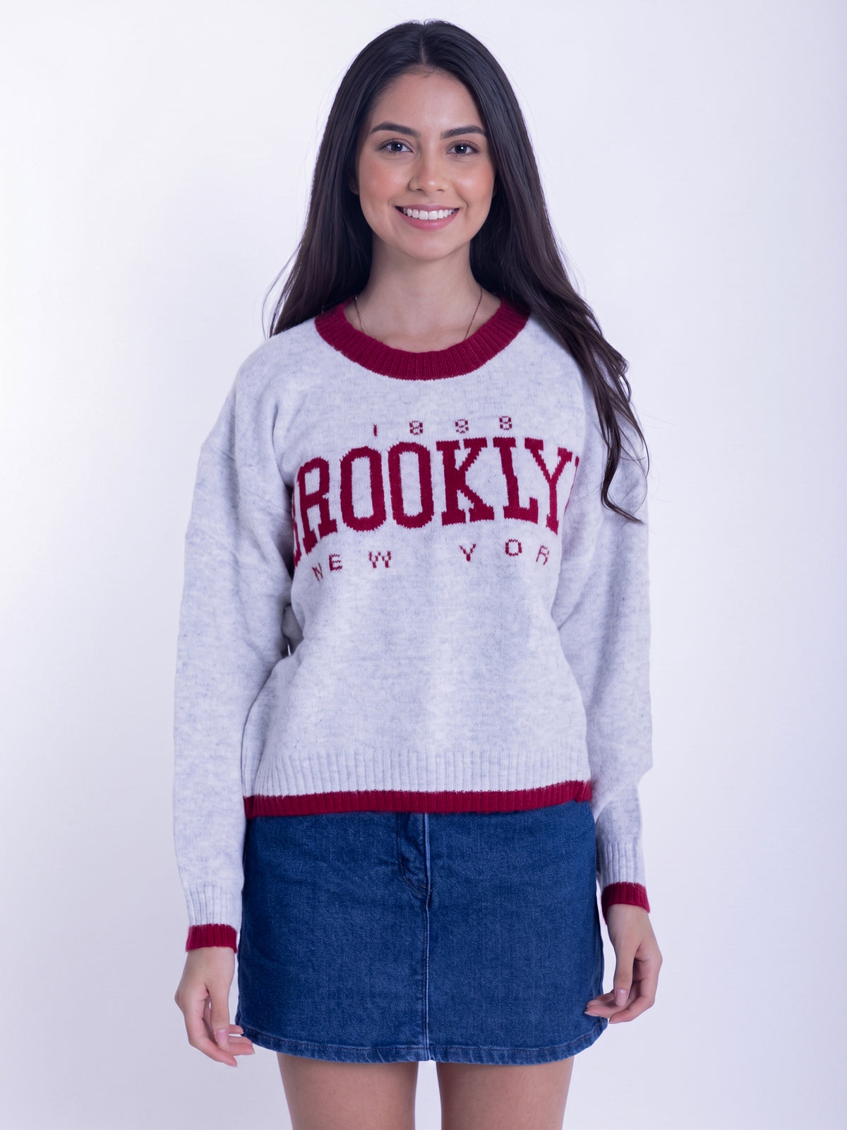 Sueter estilo sudadera con cuello redondo contrastes de color en rojo