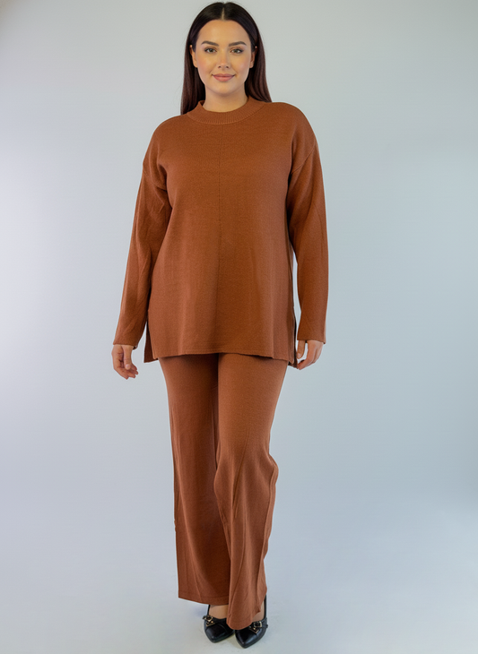 Conjunto cafe de blusa y pantalón tejido