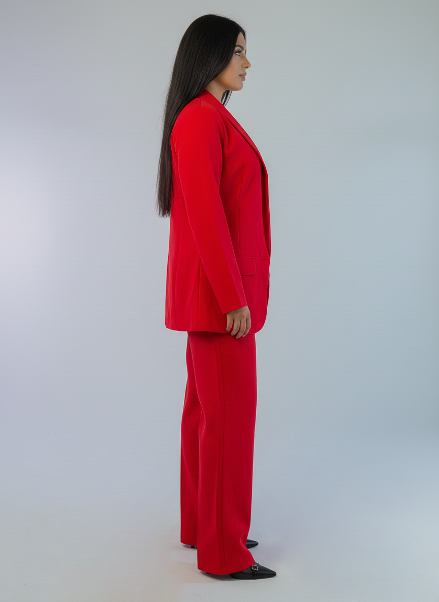 Conjunto rojo de saco y pantalón de vestir
