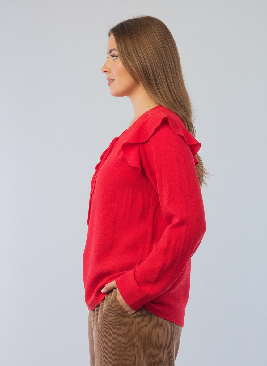 Blusa roja manga larga con amarre en cuello y detalle en hombro