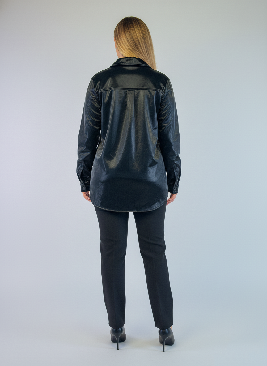 Blusa de vinipiel abotonada manga larga