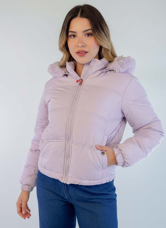 Chamarra color lima con ziper y capucha con peluche