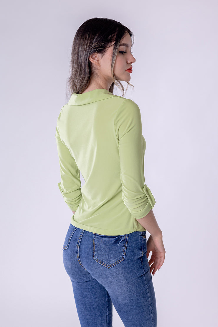 Blusa plisada tipo camisa